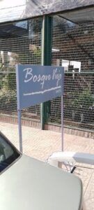 there is a sign that says booga life on it