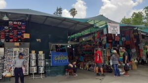 Feria de artesanías Parque San Martín