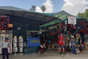 Feria de artesanías Parque San Martín