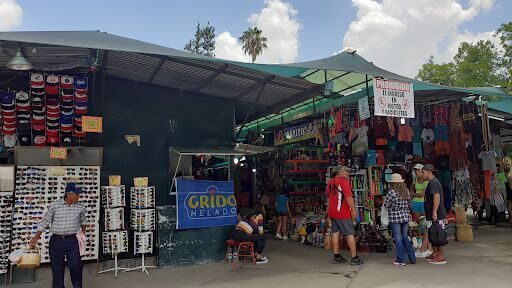 Feria de artesanías Parque San Martín